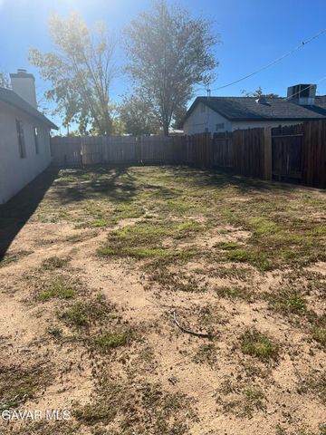 8873 Holly Avenue, California City, CA 93505