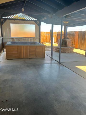 8873 Holly Avenue, California City, CA 93505