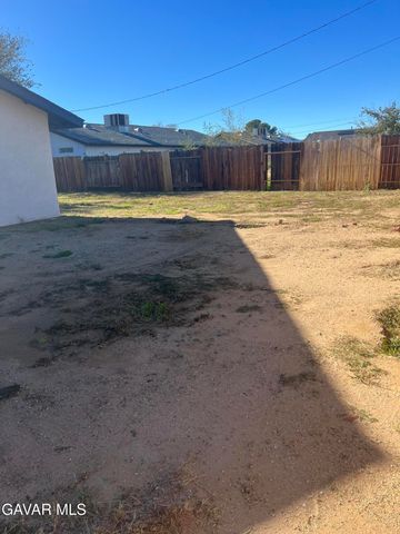 8873 Holly Avenue, California City, CA 93505