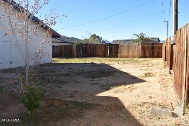 8873 Holly Avenue, California City, CA 93505