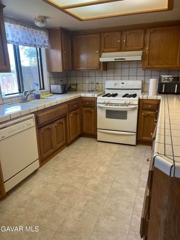 8873 Holly Avenue, California City, CA 93505
