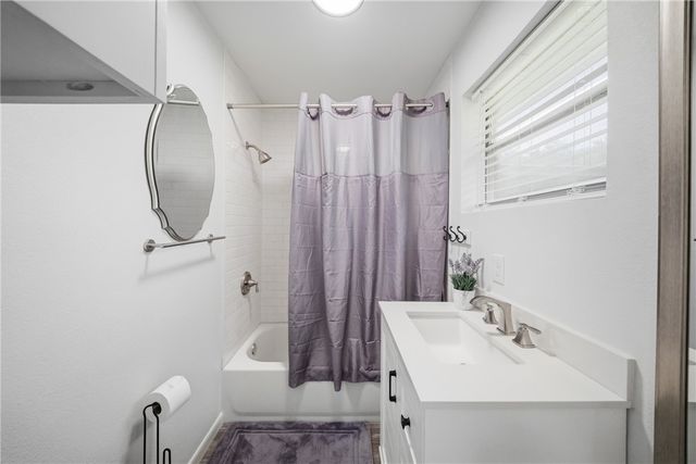 415 West Decherd Street, Franklin, TX 77856