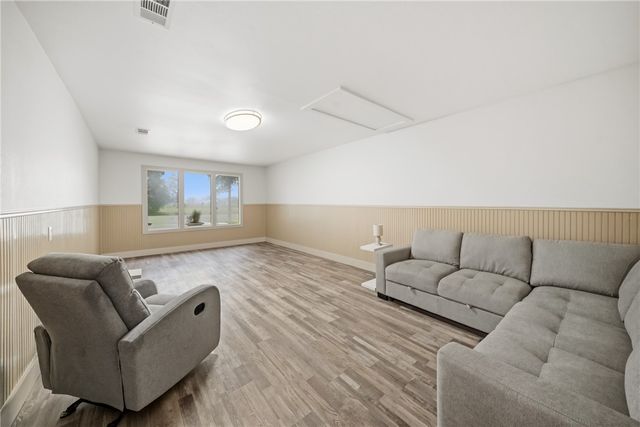 415 West Decherd Street, Franklin, TX 77856