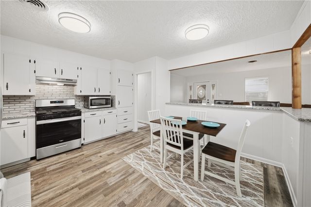 415 West Decherd Street, Franklin, TX 77856