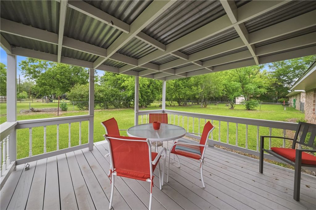 415 West Decherd Street, Franklin, TX 77856 — photo 3