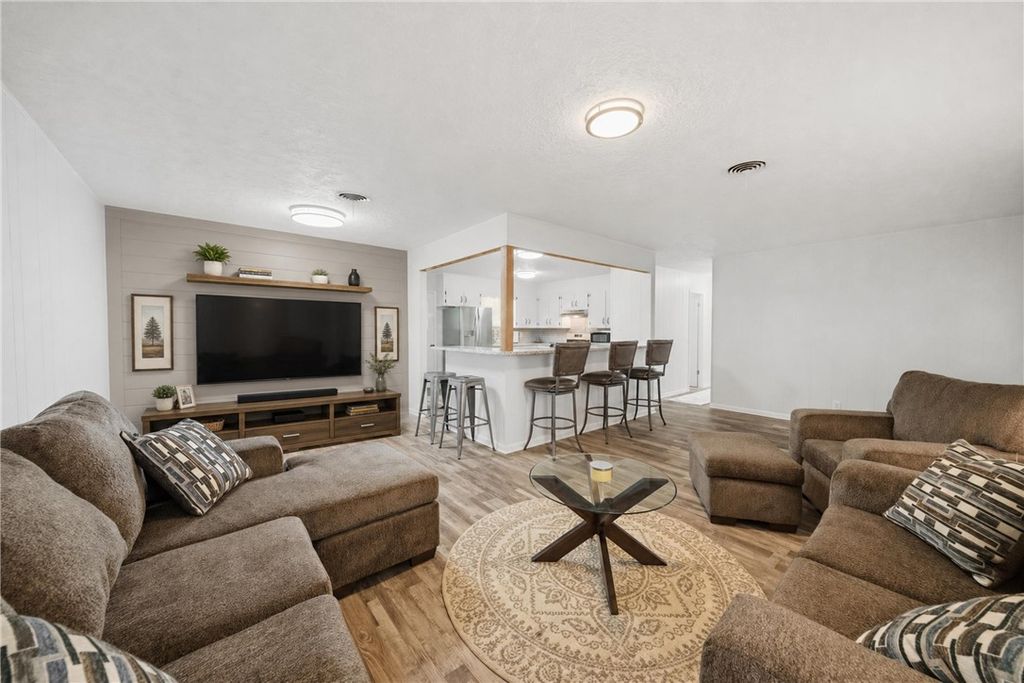 415 West Decherd Street, Franklin, TX 77856 — photo 4