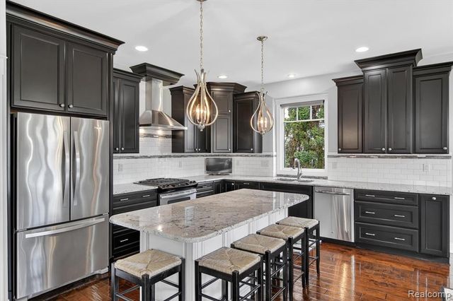 46099 Neeson Street, Northville, MI 48167