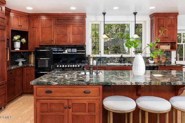 436 S Arroyo Boulevard, Pasadena, CA 91105