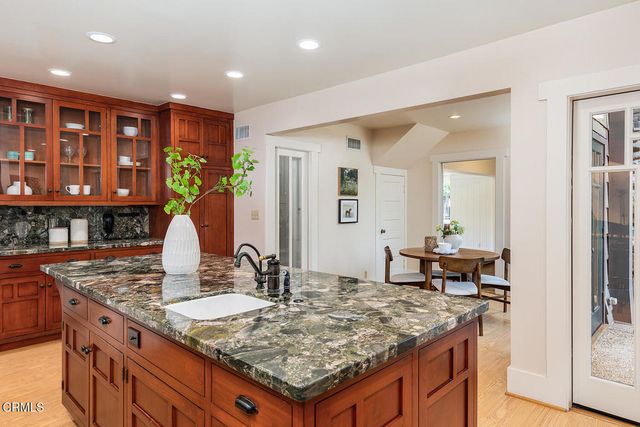 436 S Arroyo Boulevard, Pasadena, CA 91105