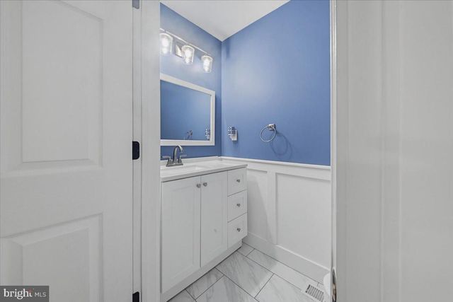 73 HEARTHSTONE LN, Marlton, NJ 08053