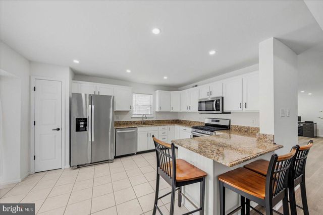 73 HEARTHSTONE LN, Marlton, NJ 08053