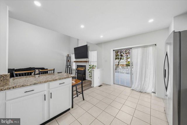 73 HEARTHSTONE LN, Marlton, NJ 08053