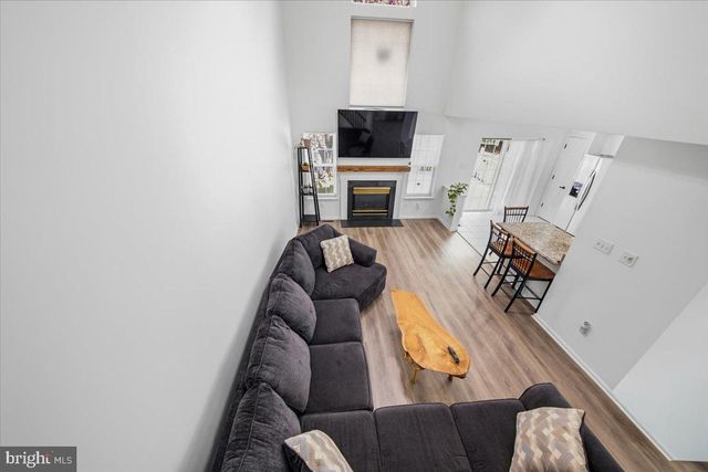 73 HEARTHSTONE LN, Marlton, NJ 08053