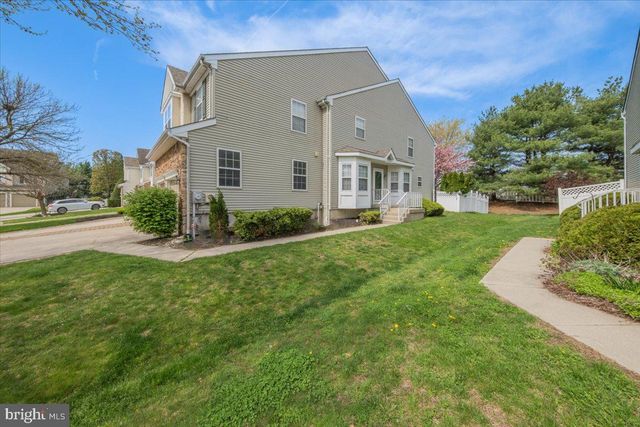 73 HEARTHSTONE LN, Marlton, NJ 08053