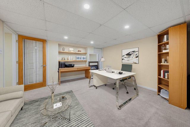 73 HEARTHSTONE LN, Marlton, NJ 08053