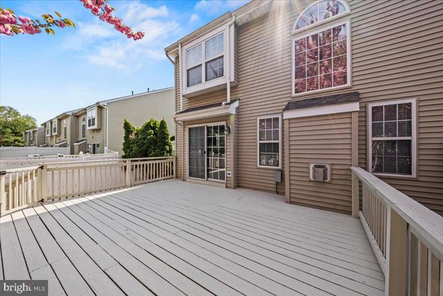 73 HEARTHSTONE LN, Marlton, NJ 08053
