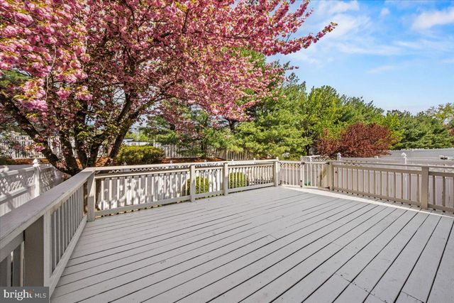 73 HEARTHSTONE LN, Marlton, NJ 08053