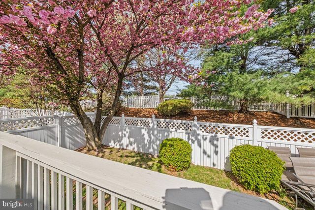 73 HEARTHSTONE LN, Marlton, NJ 08053