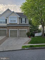 73 HEARTHSTONE LN, Marlton, NJ 08053