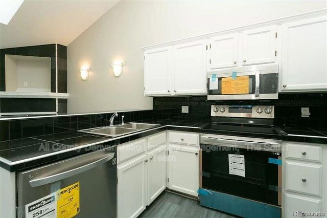 9617 W Chatfield Avenue E, Littleton, CO 80128