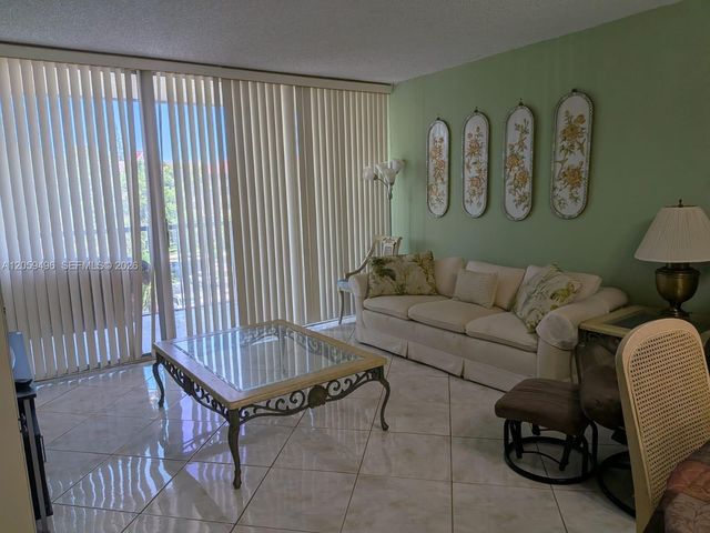 3821 Environ Boulevard 406, Lauderhill, FL 33319