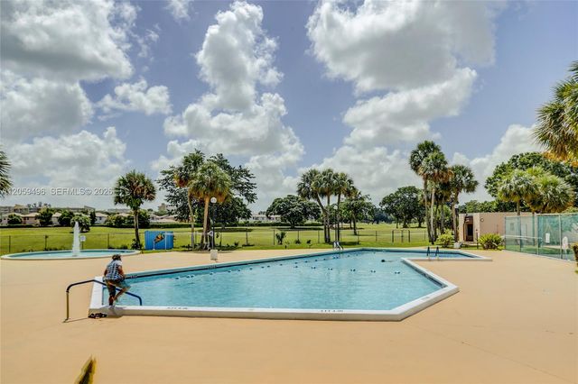 3821 Environ Boulevard 406, Lauderhill, FL 33319