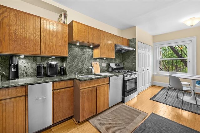 1757 Beacon 3, Brookline, MA 02445