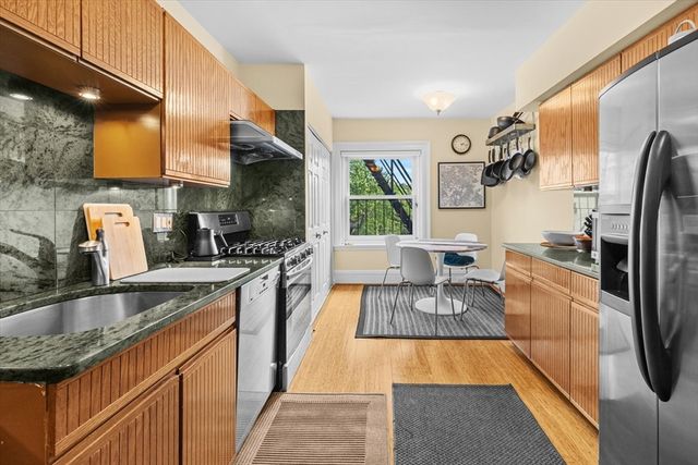 1757 Beacon 3, Brookline, MA 02445