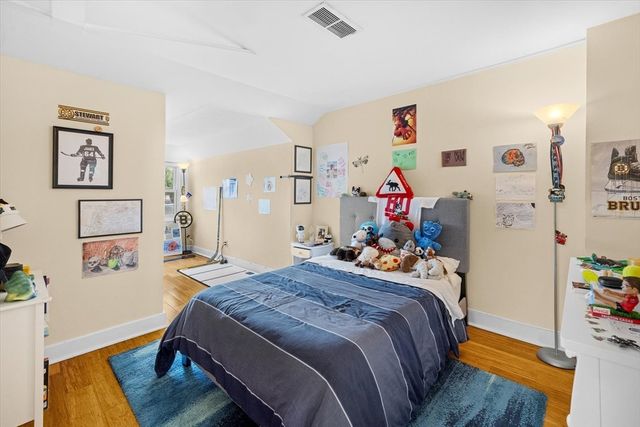 1757 Beacon 3, Brookline, MA 02445