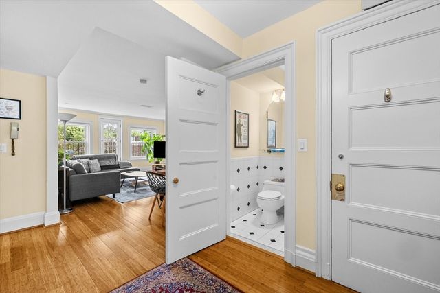 1757 Beacon 3, Brookline, MA 02445