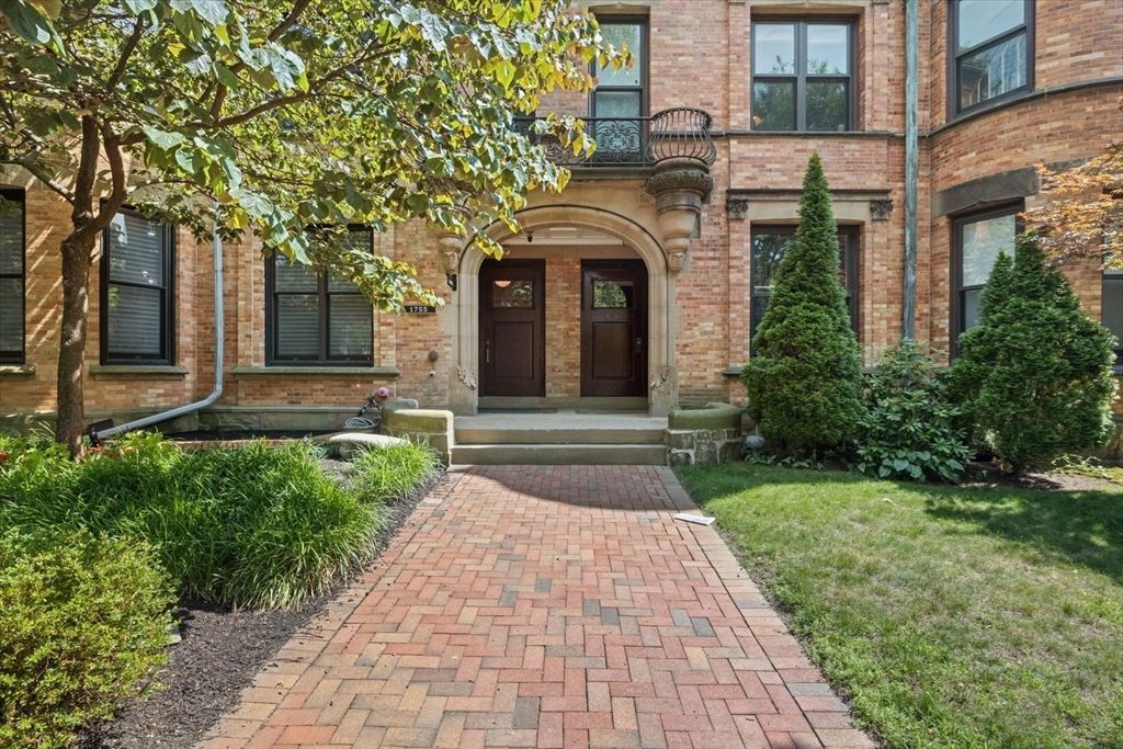 1757 Beacon 3, Brookline, MA 02445