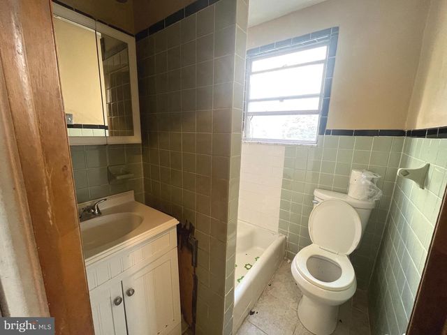 2526 S JUNIPER ST, Philadelphia, PA 19148