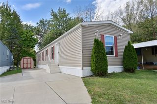 29 Carl Lane, Olmsted Twp, OH 44138