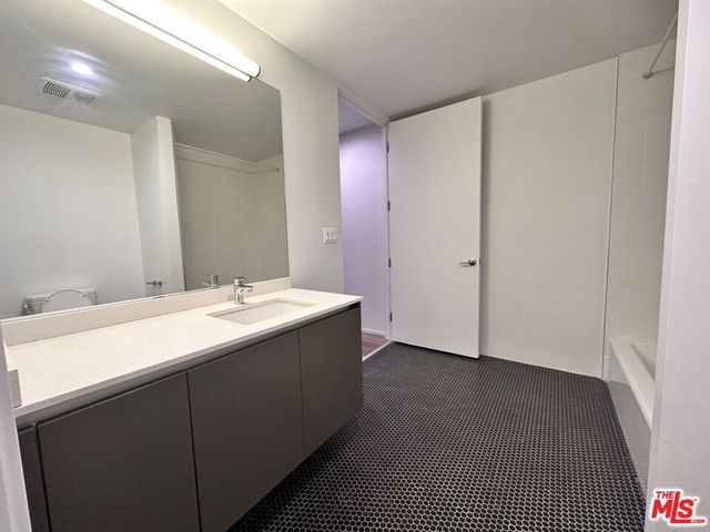1038 S Mariposa Avenue 01, Los Angeles, CA 90006