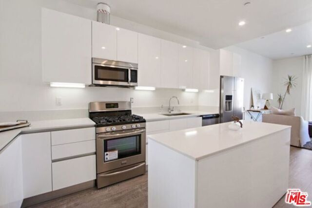 1038 S Mariposa Avenue 01, Los Angeles, CA 90006