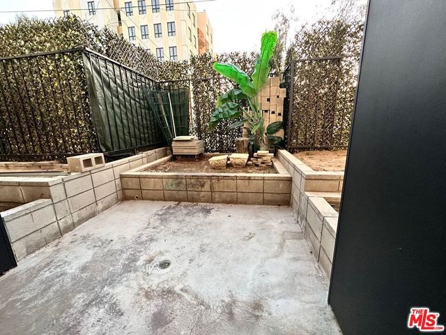1038 S Mariposa Avenue 01, Los Angeles, CA 90006