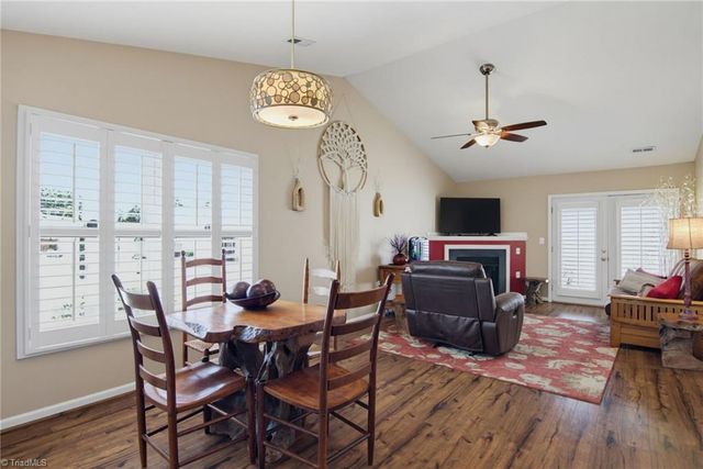 901 Glen Gate Circle, Kernersville, NC 27284