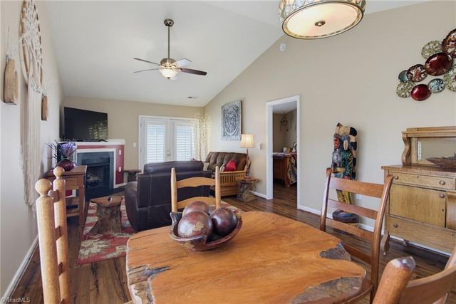 901 Glen Gate Circle, Kernersville, NC 27284