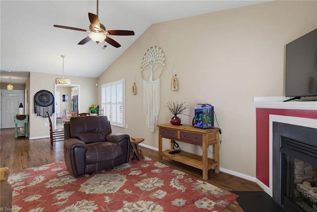 901 Glen Gate Circle, Kernersville, NC 27284