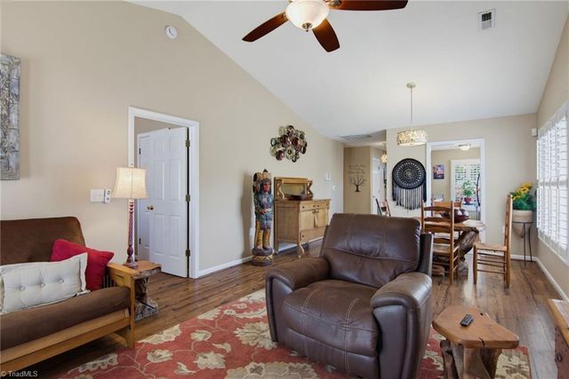 901 Glen Gate Circle, Kernersville, NC 27284