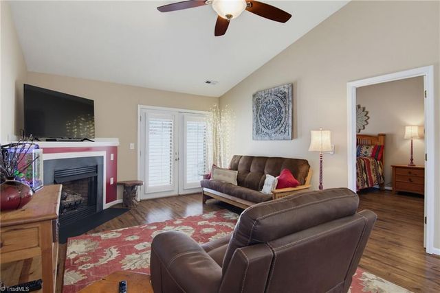 901 Glen Gate Circle, Kernersville, NC 27284