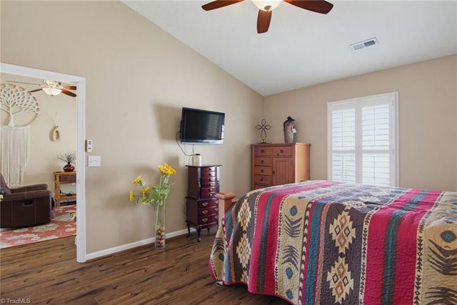 901 Glen Gate Circle, Kernersville, NC 27284