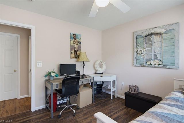 901 Glen Gate Circle, Kernersville, NC 27284