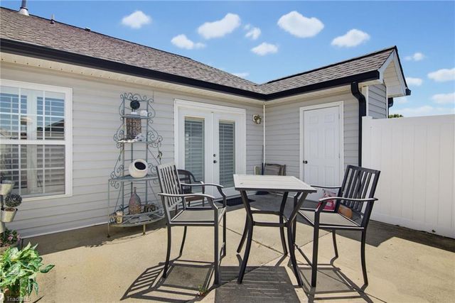 901 Glen Gate Circle, Kernersville, NC 27284
