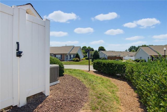 901 Glen Gate Circle, Kernersville, NC 27284