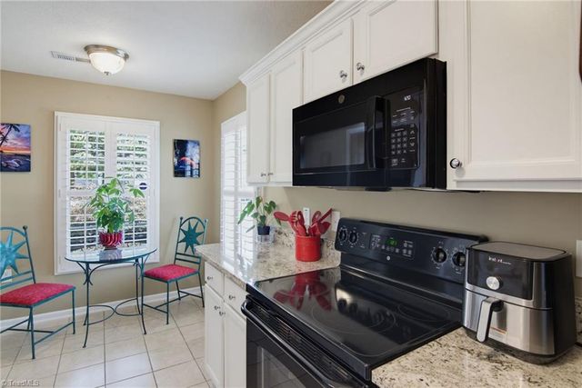 901 Glen Gate Circle, Kernersville, NC 27284