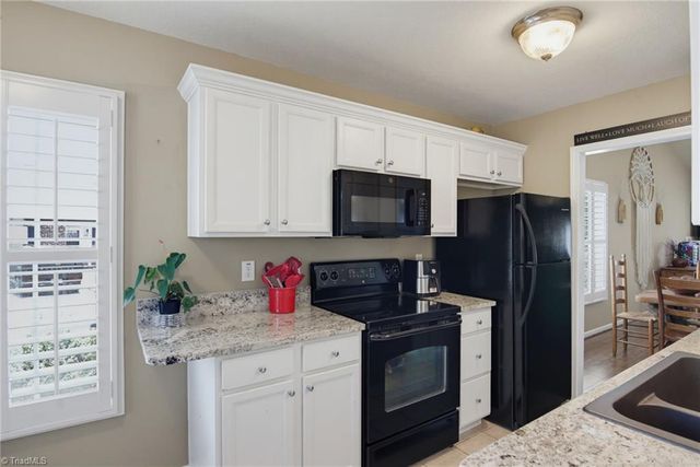 901 Glen Gate Circle, Kernersville, NC 27284