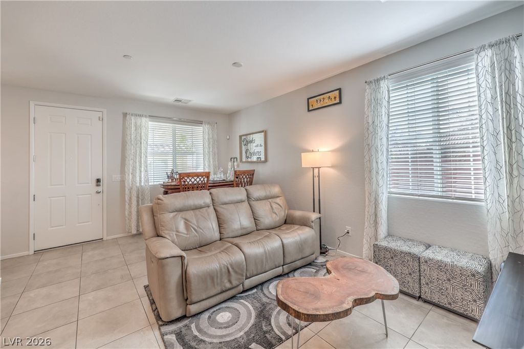 Image 5 of property listing at 8549 Insignia Avenue 102, Las Vegas, NV 89178