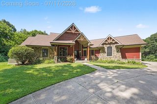 2250 E Coon Lake Trail, Genoa Township, MI 48843