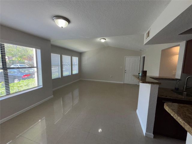 15591 SW 105th Terrace 511, Miami, FL 33196